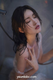 [Youmi YouMi] Shen Mengyao en el baño