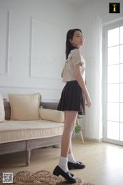 모델 셔츠 "Xiaoshan 첫 맛 JK면 양말"[IESS 이상하고 흥미로운] 아름다운 다리와 실크 발
