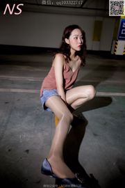 Little Zhu Yin "Cô gái có đôi chân xinh đẹp đi tất trong nhà để xe ngầm" [Nasi Photography]
