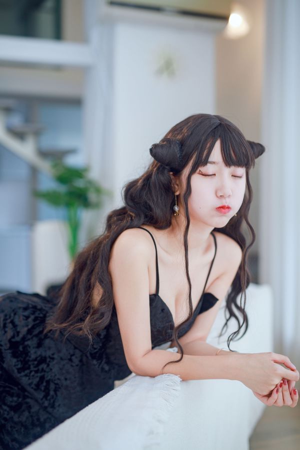COSER Kurokawa „Czarna sukienka małego diabła” [COSPLAY Girl]