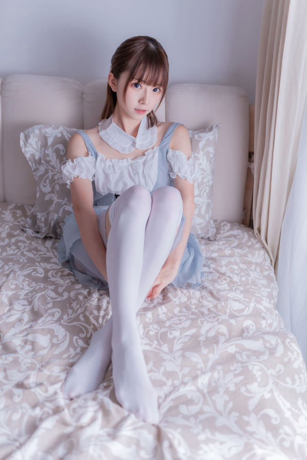 [Net Red COSER Photo] Blogger di anime Kitaro_ Kitaro - White Love Maid