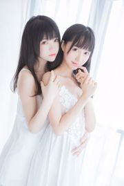 Mumianmian OwO & Sakura Momoko "Chao (White Skirt × White Skirt)"